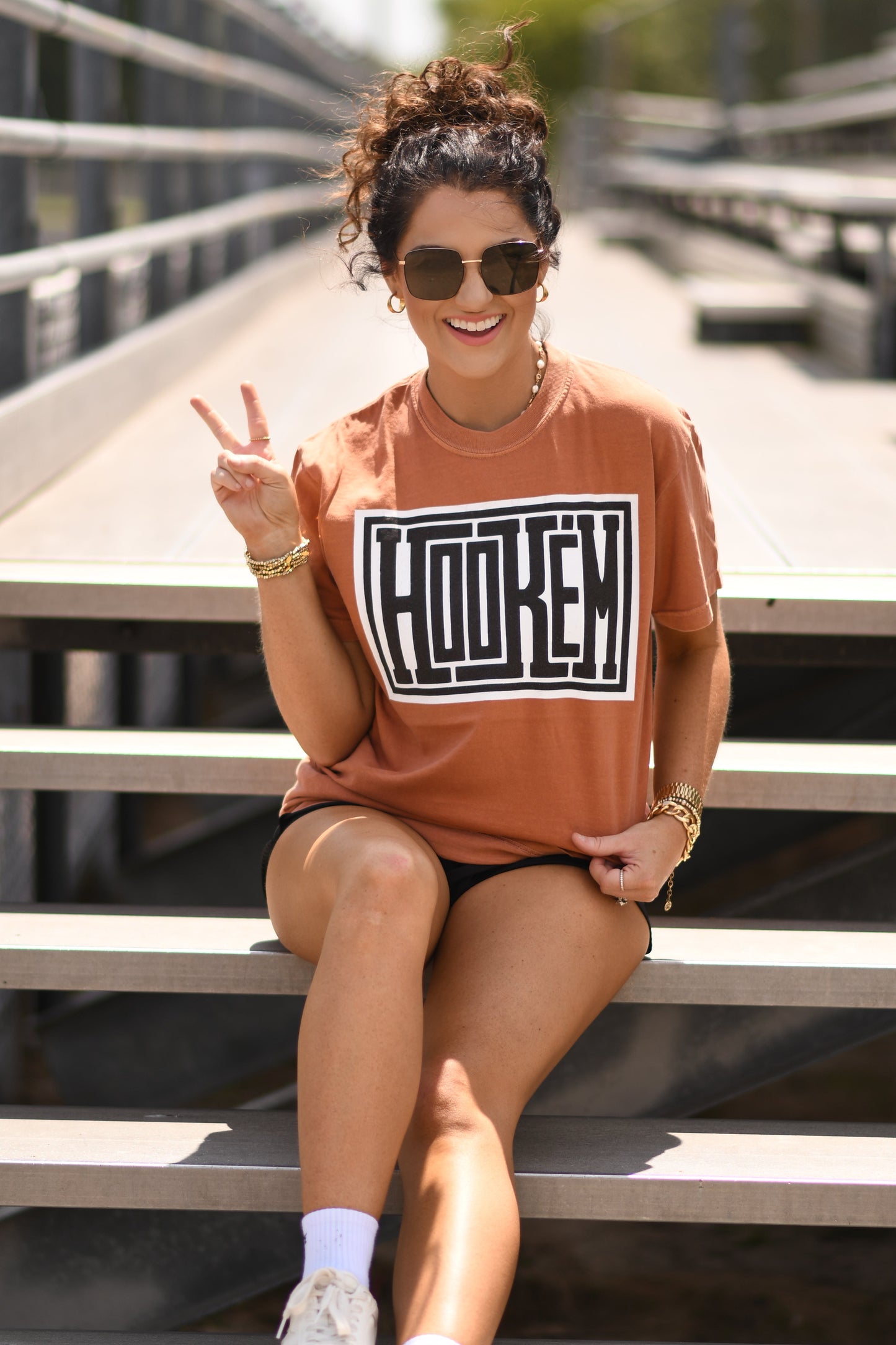 Hookem' Tee