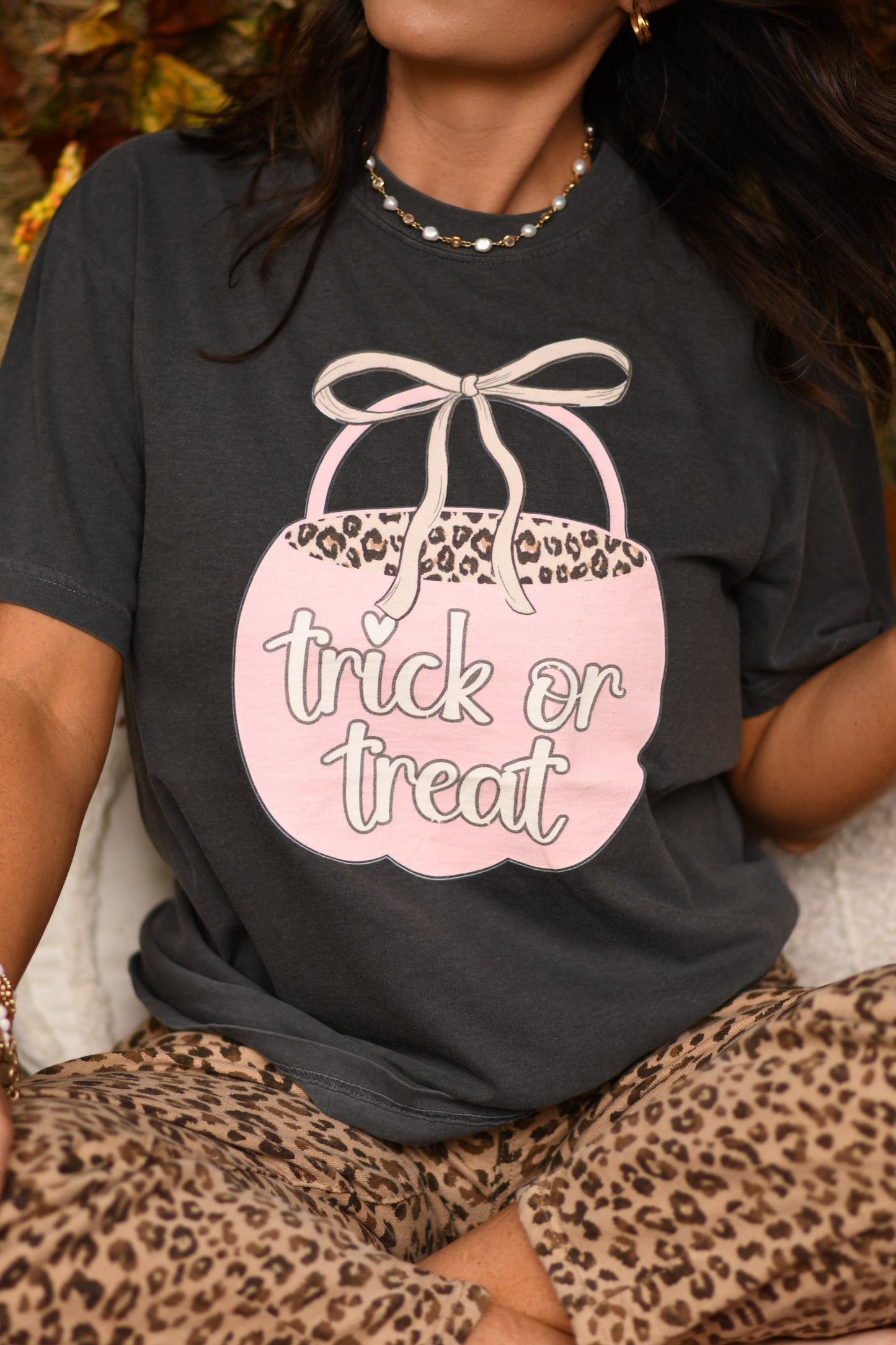 TRICK OR TREAT LEOPARD BUCKET TEE