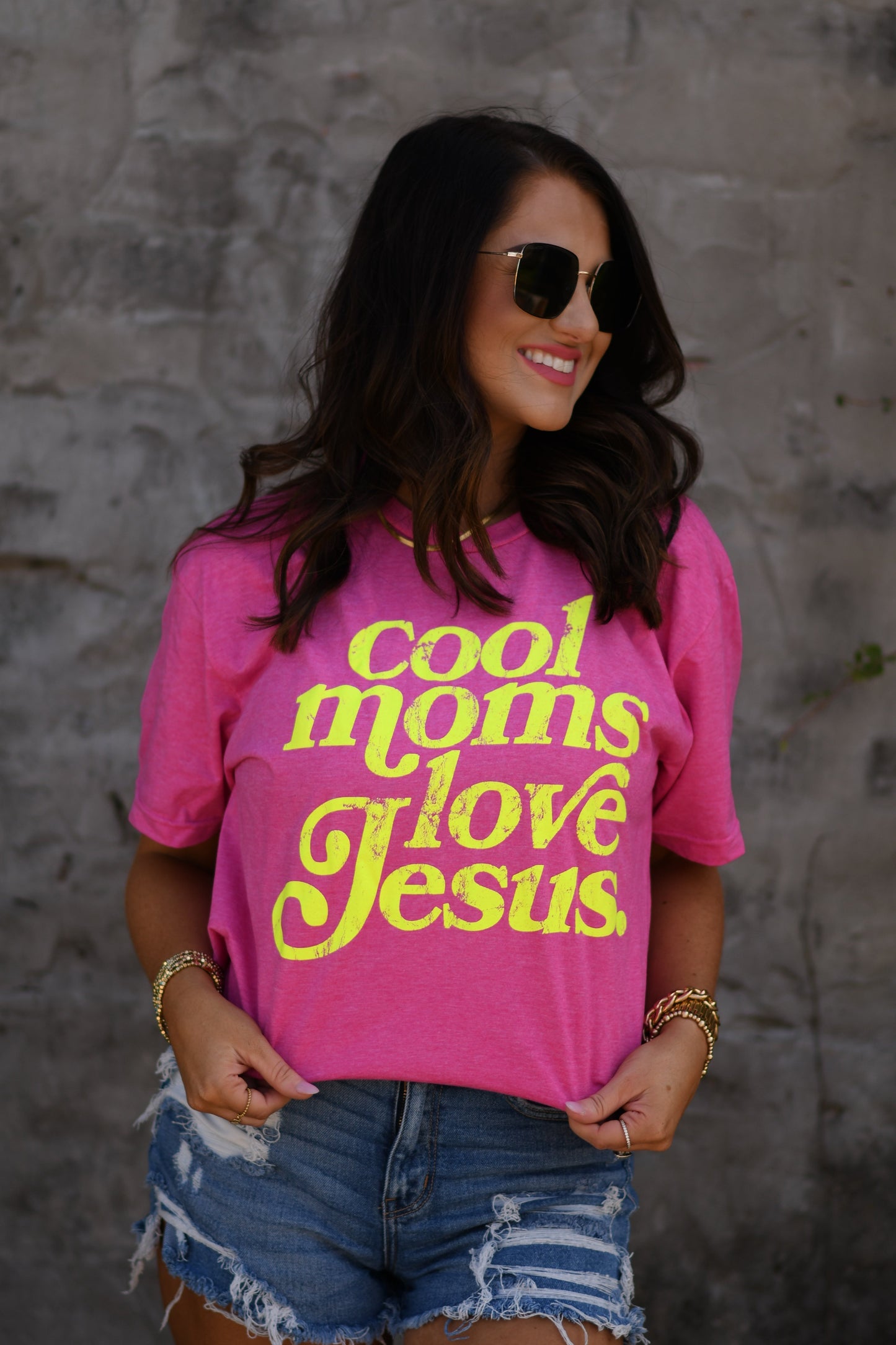 *SALE* RTS COOL MOMS LOVE JESUS TEE