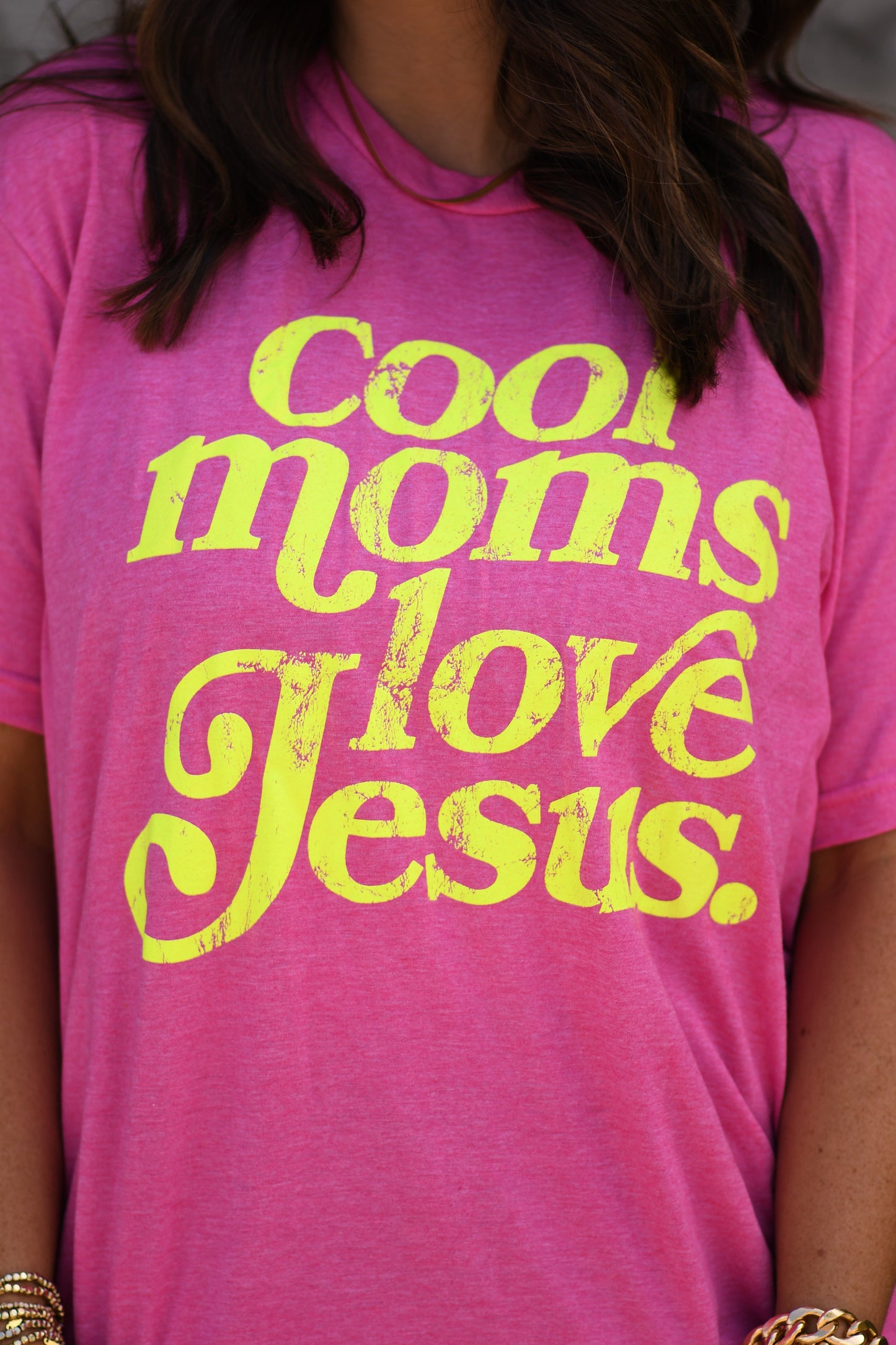 *SALE* RTS COOL MOMS LOVE JESUS TEE