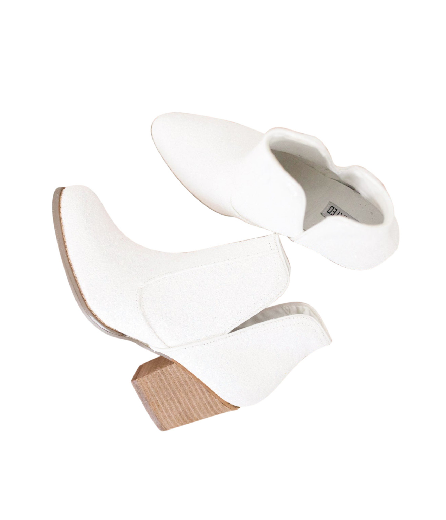 Fiera Booties in White - Rural Haze