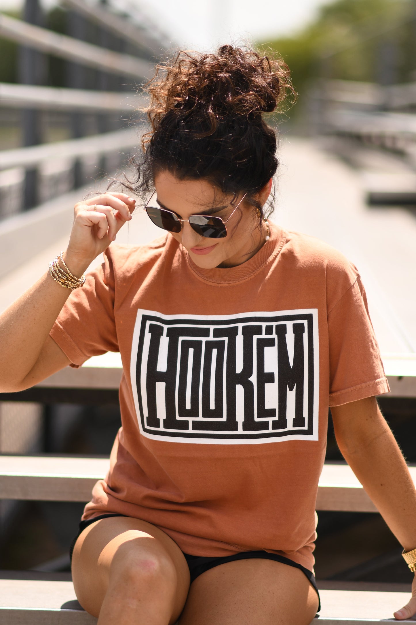 Hookem' Tee