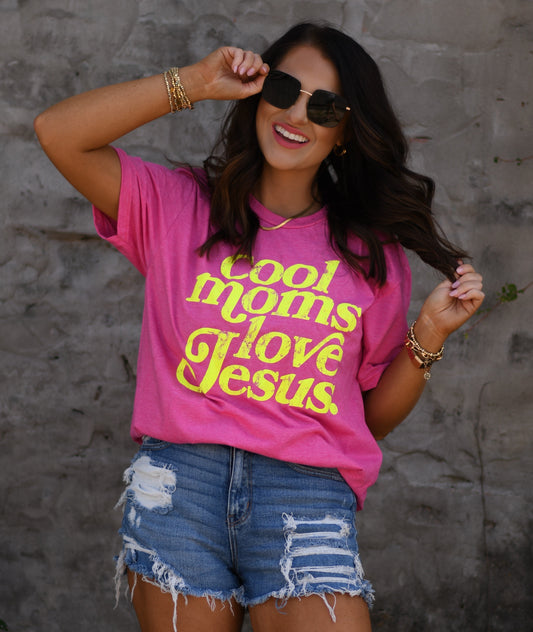 *SALE* RTS COOL MOMS LOVE JESUS TEE