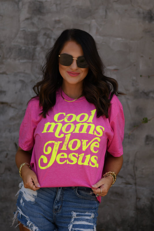 *SALE* RTS COOL MOMS LOVE JESUS TEE